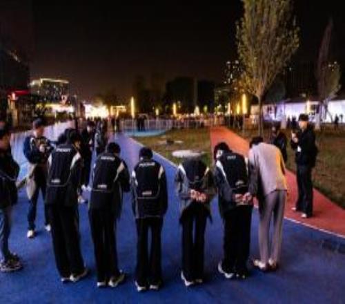 TES赛后群访 JackeyLove ：因为对面的英雄更厉害，所以第二局开局没打过