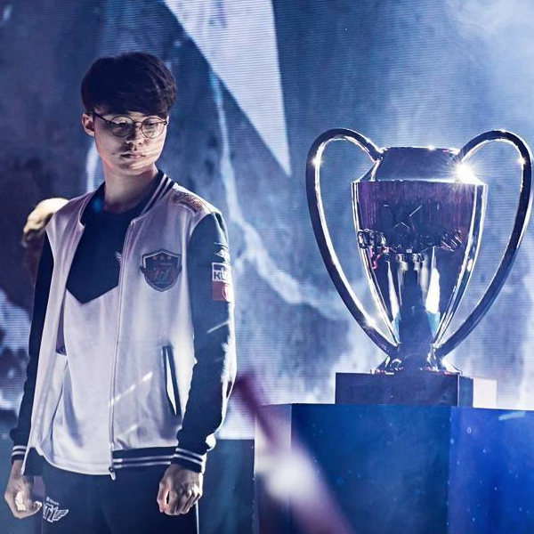 扑克这手牌看着强其实虚（看似强势的这手扑克牌其实虚弱）