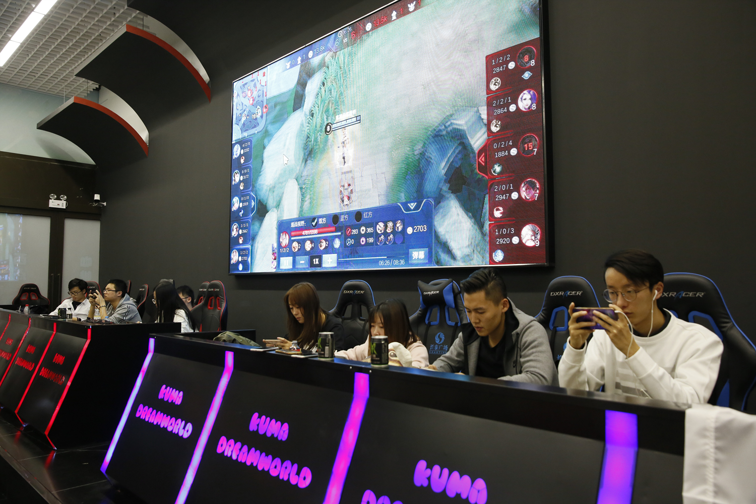 【赛后战报】小老虎上场无力回天，EDG横扫FPX拿下首胜